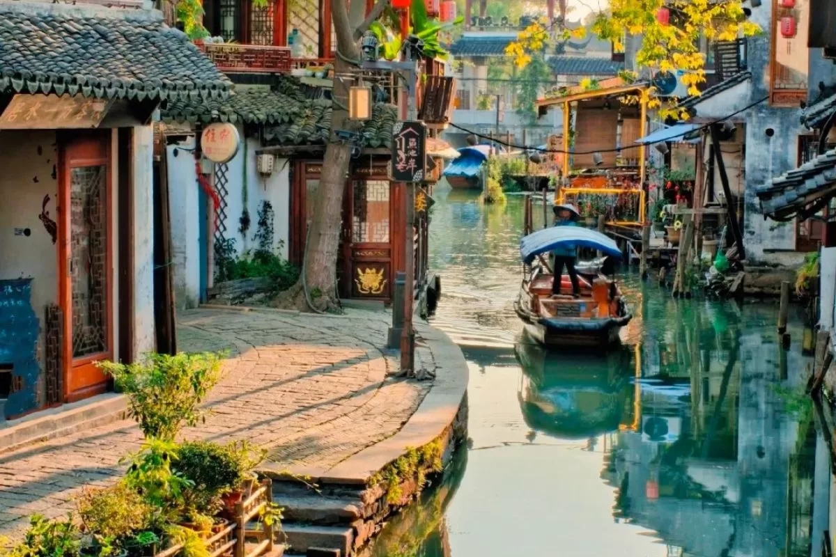 Khám phá Giang Nam thơ mộng 2025: Hàng Châu - Tô Châu - Thượng Hải 6N5Đ