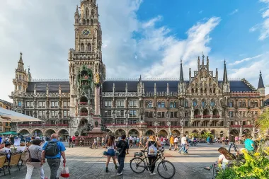 Tour khám phá Đông và Tây Âu 2025: Đức, Áo, Ý, Thụy Sĩ, Pháp
