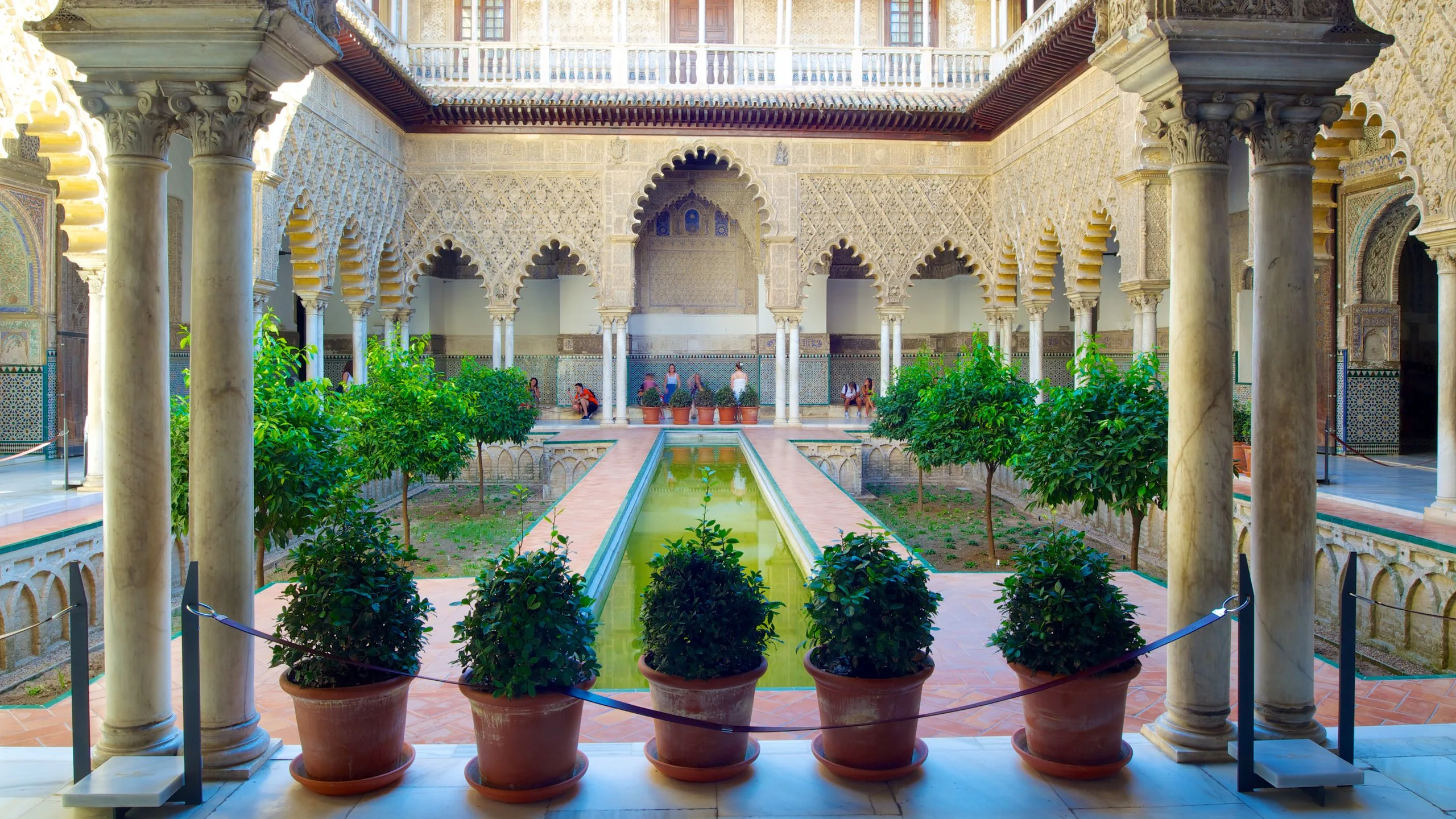 Cung điện ho&agrave;ng gia Alc&aacute;zar